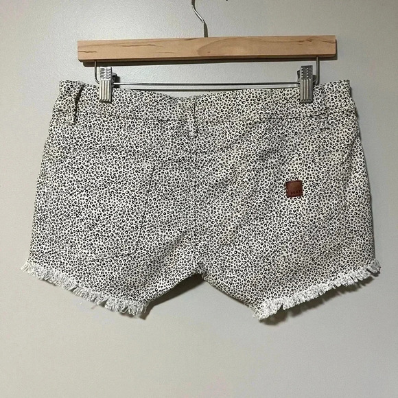Roxy Cheetah Print Denim  Cut-Off Shorts - Picture 9 of 16
